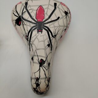 Asiento Cross Alpe figuras sin broche Black Widow