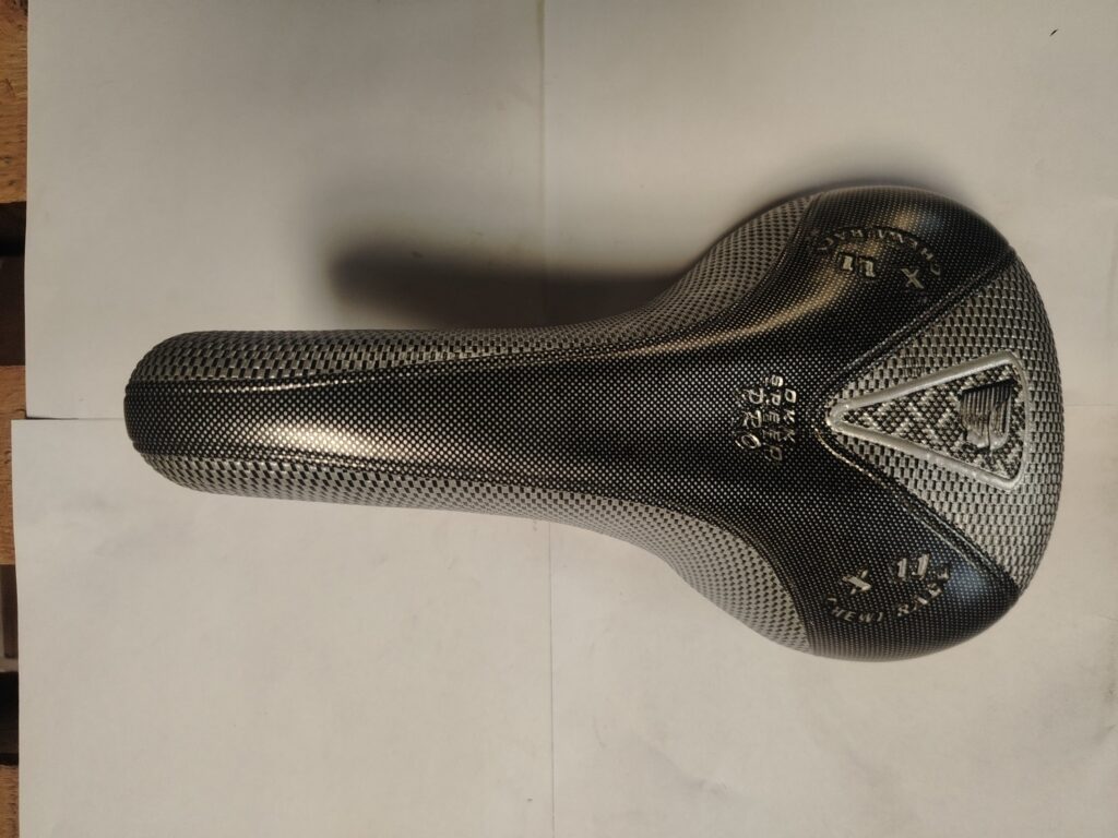 ASIENTO MTB MOD-5100 SPEED LINE NGO/GRIS FMX