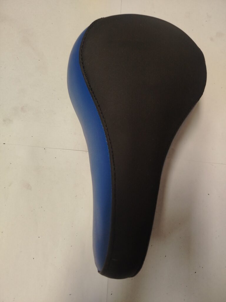 ASIENTO JUVENIL DE NIÑO BICOLOR RBM NVO NEGRO/AZUL