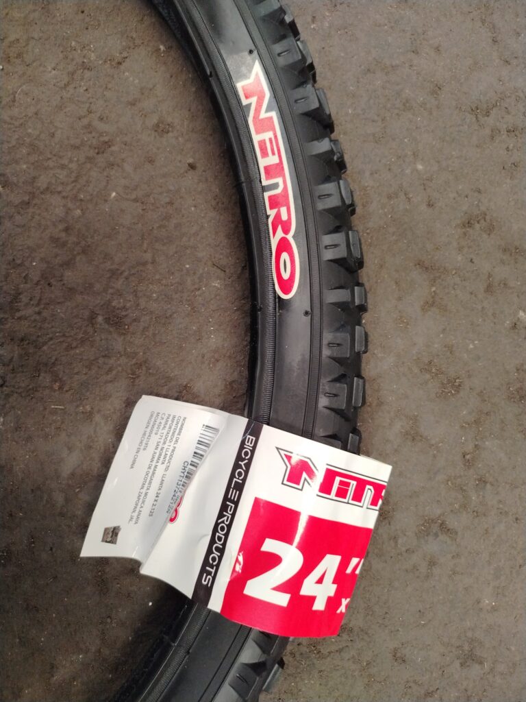 LLANTA R- 24 X 2.125 NEGRA MTB NITRO TAQUETE RBM