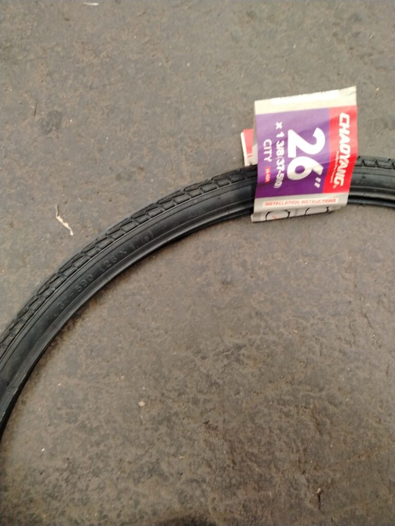 LLANTA R-26 X 1 3/8 H-434 NEGRA PISO CIUDAD CHAOYANG